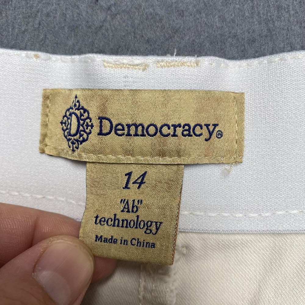 Democracy Shorts Womens 14 Beige Ab Technology High Rise Chino Slimming 5 In - Picture 2 of 10